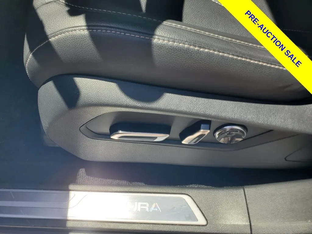 2025 Acura RDX SH-AWD - Photo 18