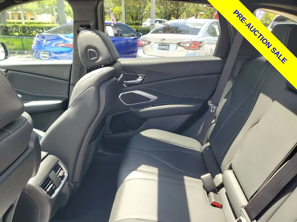 2025 Acura RDX SH-AWD - Photo 12