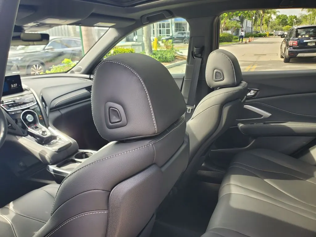 2025 Acura RDX SH-AWD - Photo 11