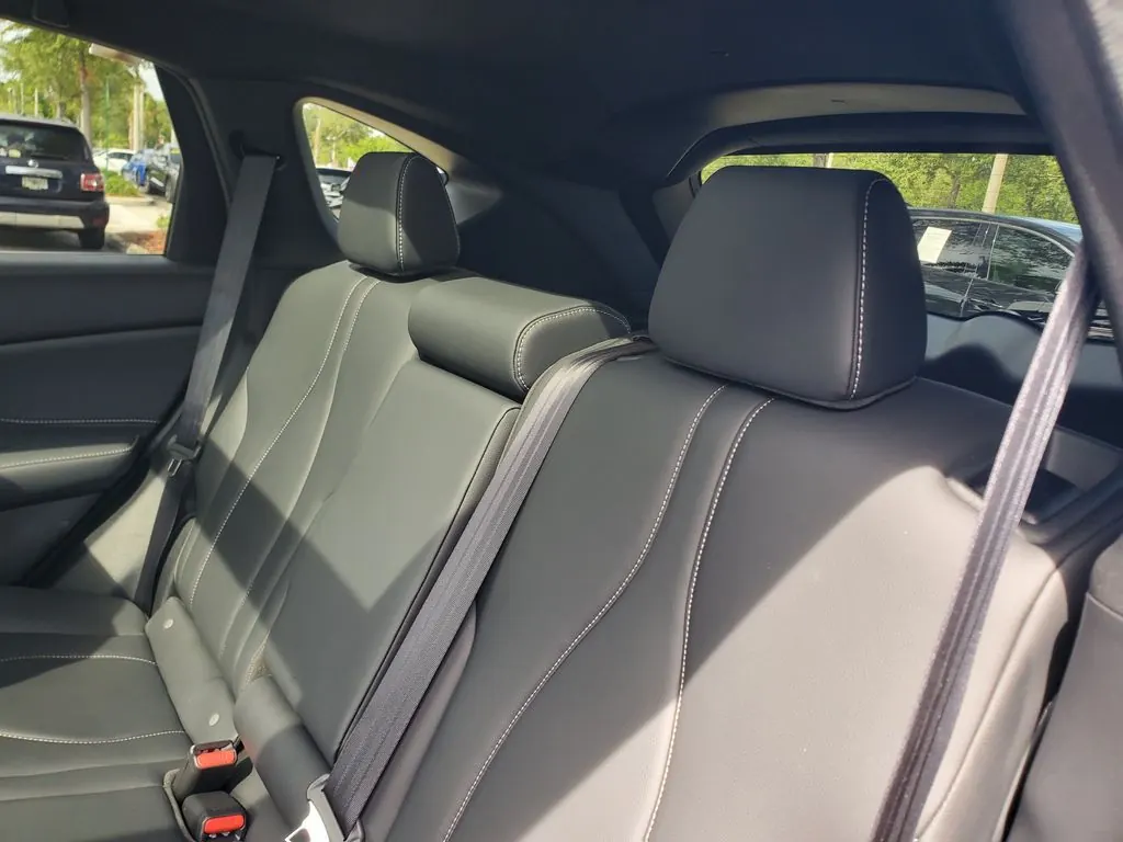 2025 Acura RDX SH-AWD - Photo 13