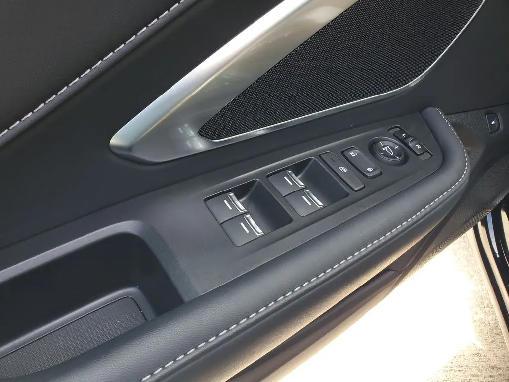 2025 Acura RDX SH-AWD - Photo 21