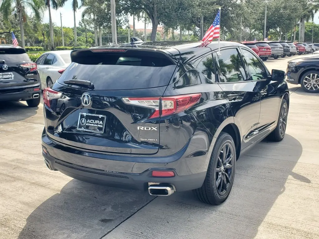 2025 Acura RDX SH-AWD - Photo 7
