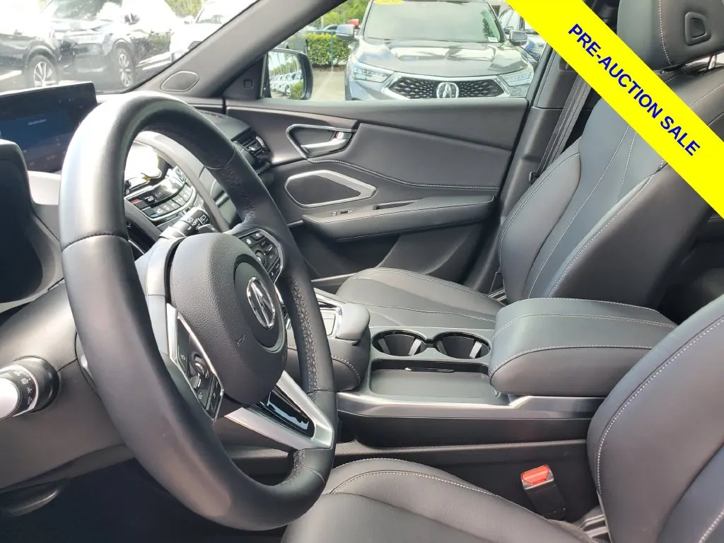 2025 Acura RDX SH-AWD - Photo 16