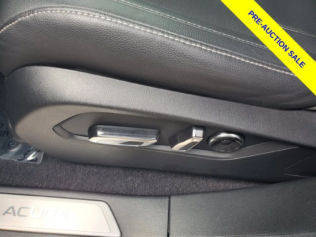 2025 Acura RDX SH-AWD - Photo 18