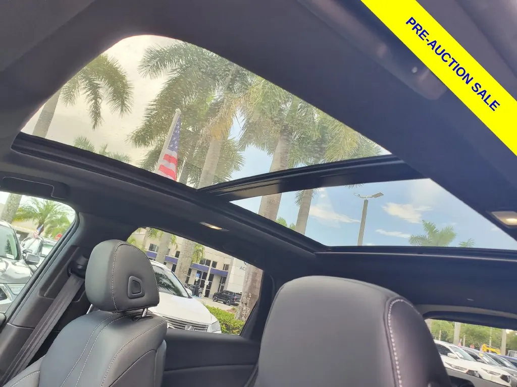 2025 Acura RDX SH-AWD - Photo 17