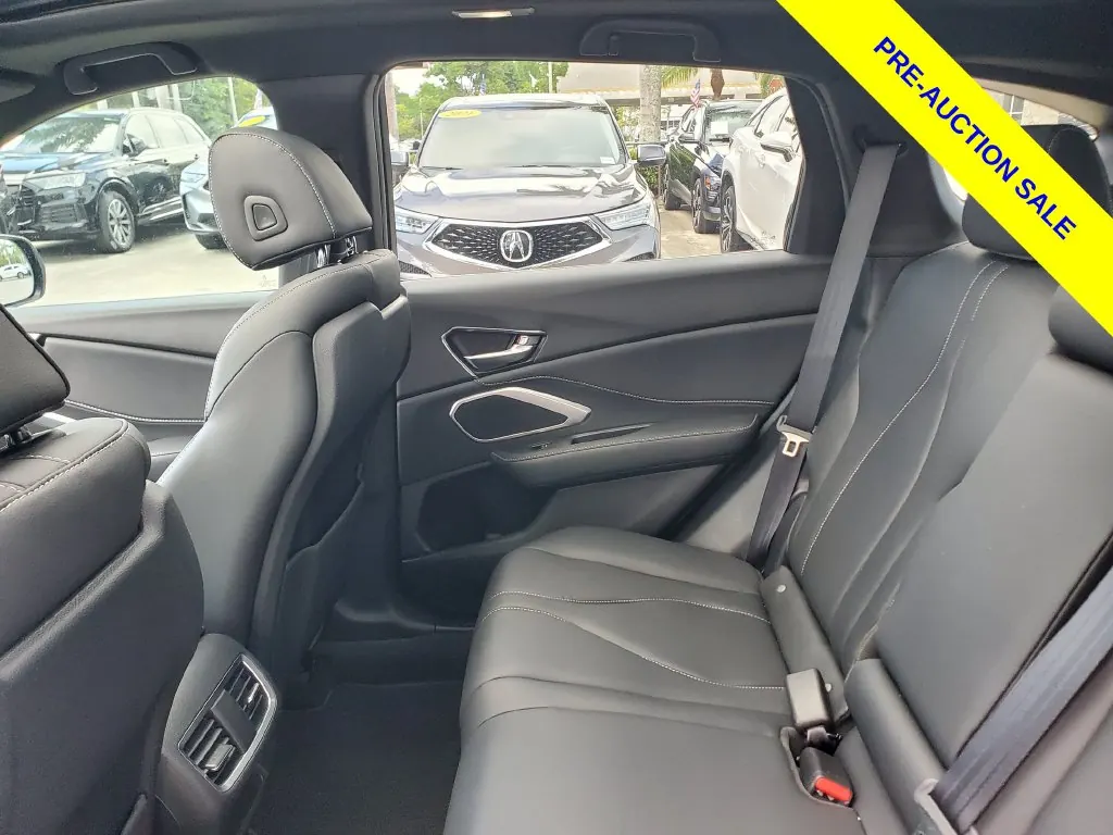 2025 Acura RDX SH-AWD - Photo 12