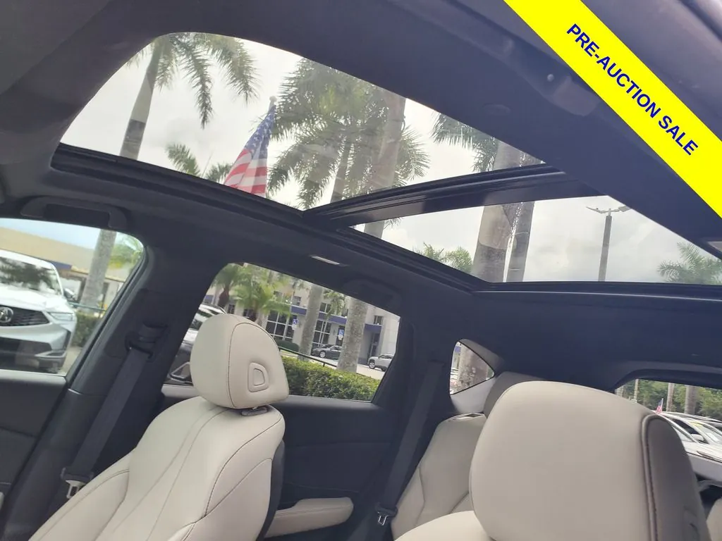 2025 Acura RDX SH-AWD - Photo 18
