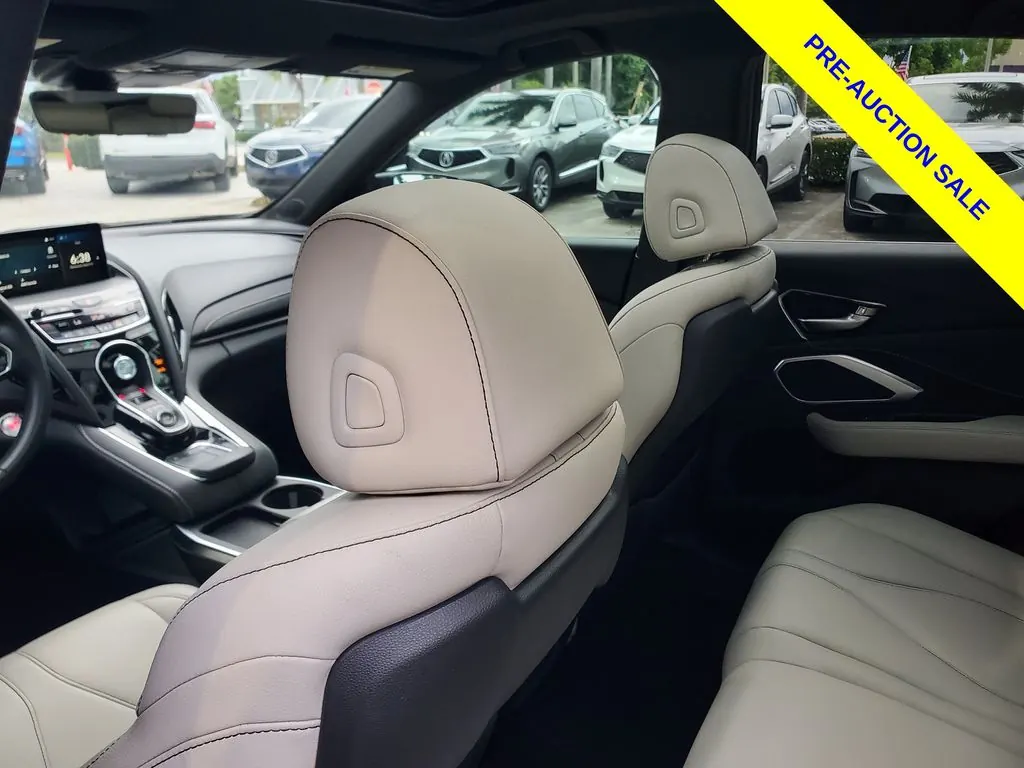 2025 Acura RDX SH-AWD - Photo 11