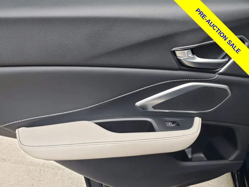 2025 Acura RDX SH-AWD - Photo 14