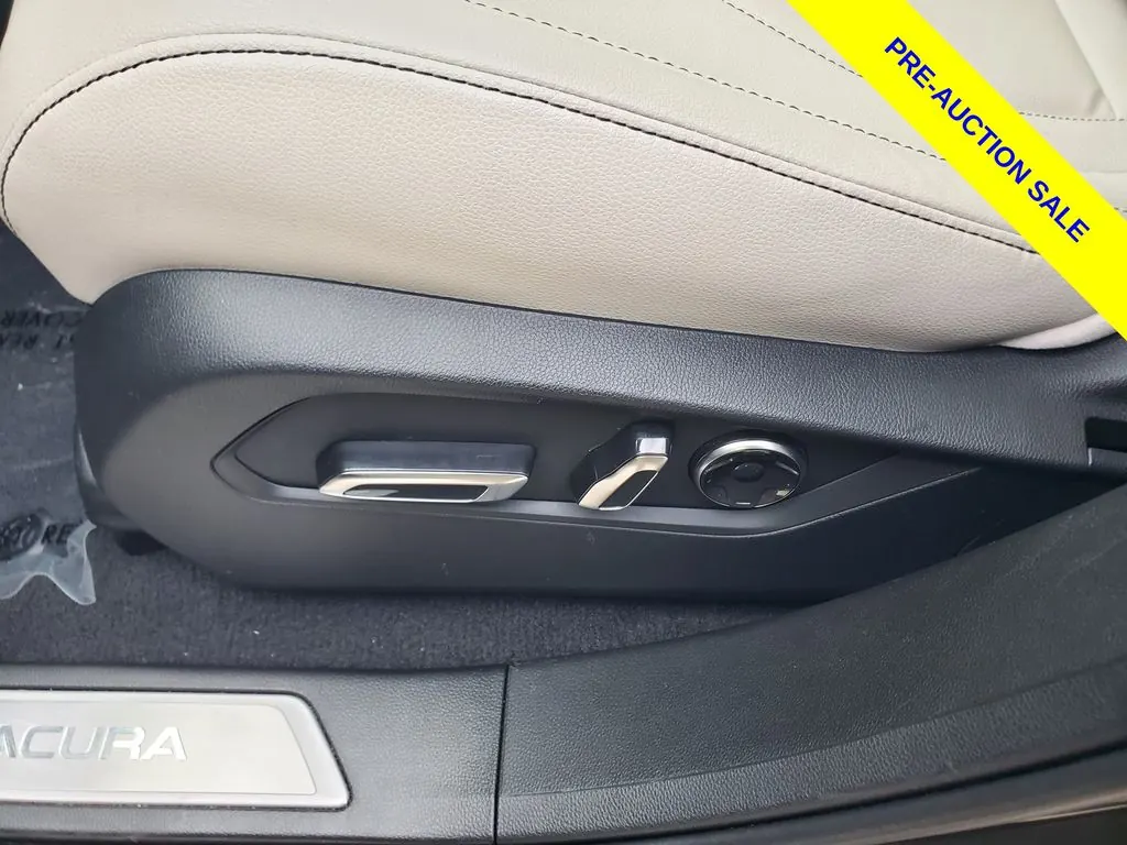 2025 Acura RDX SH-AWD - Photo 19