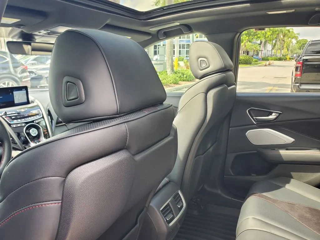 2025 Acura RDX A-Spec SH-AWD - Photo 11