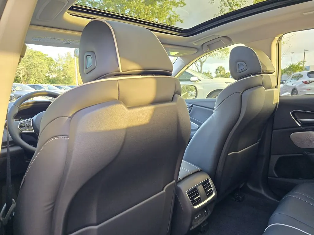 2026 Acura RDX SH-AWD Advance Package - Photo 11