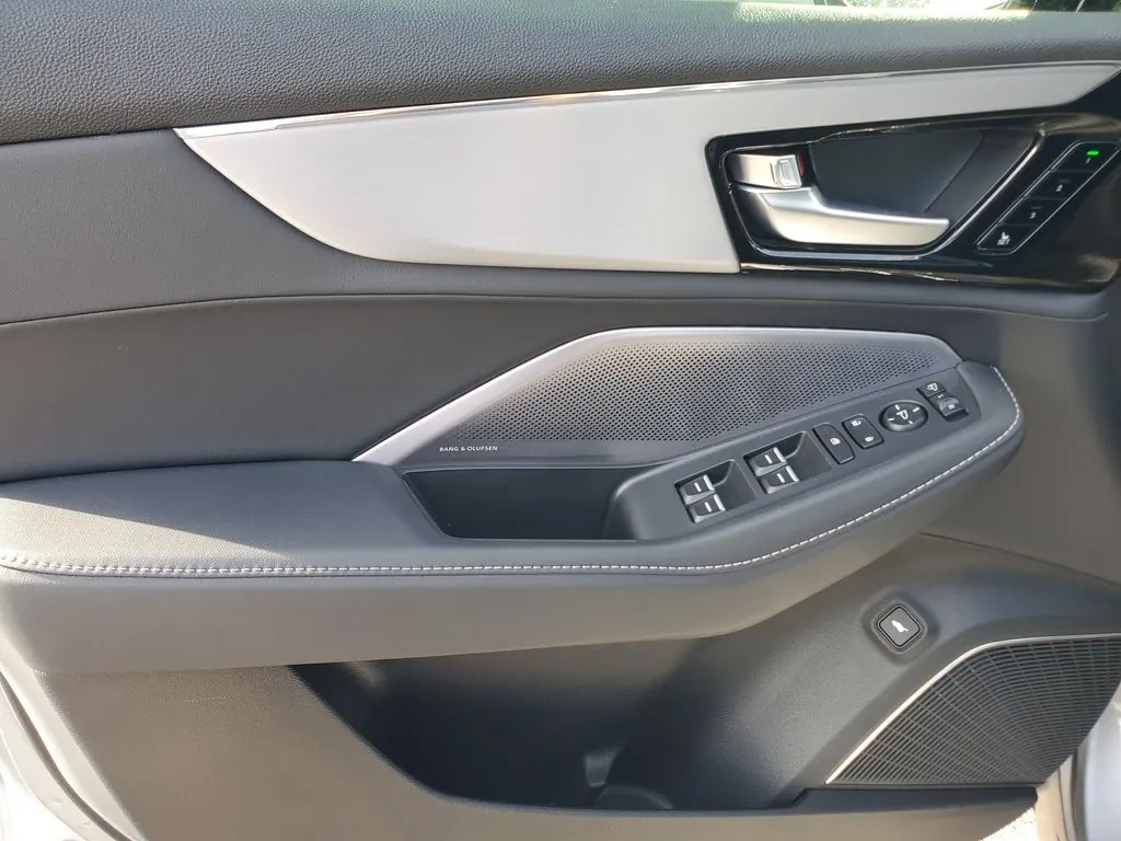 2026 Acura MDX Technology Package - Photo 11