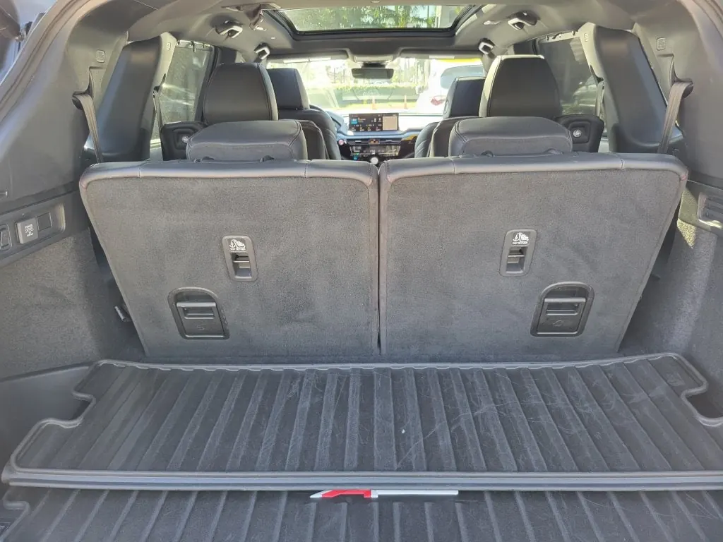 2023 Acura MDX A-Spec SH-AWD - Photo 8