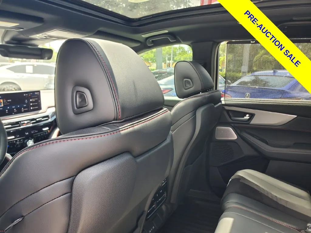 2025 Acura MDX A-Spec SH-AWD - Photo 10