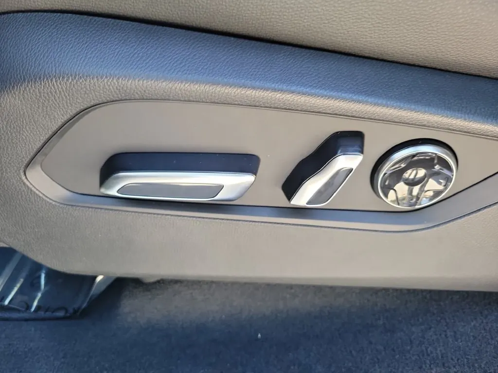 2025 Acura MDX SH-AWD - Photo 25
