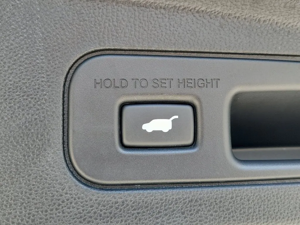 2025 Acura MDX SH-AWD - Photo 11