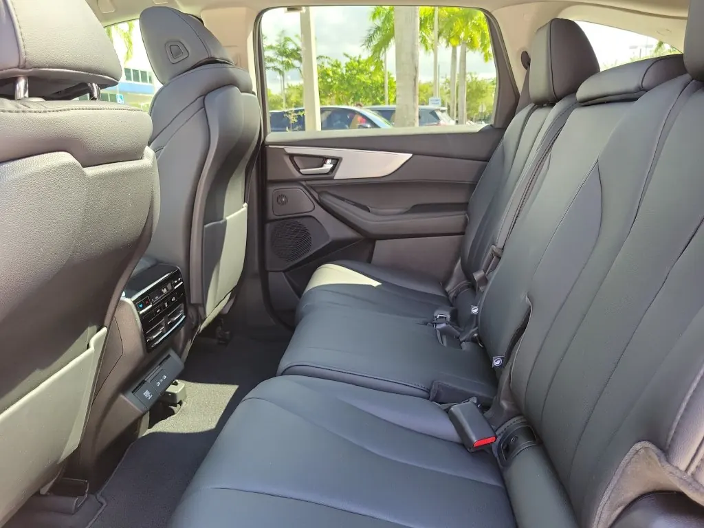 2025 Acura MDX SH-AWD - Photo 14