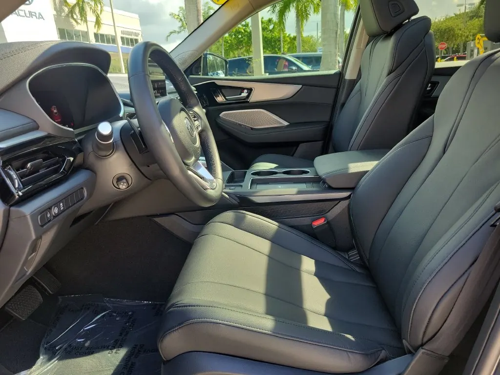 2025 Acura MDX SH-AWD - Photo 23