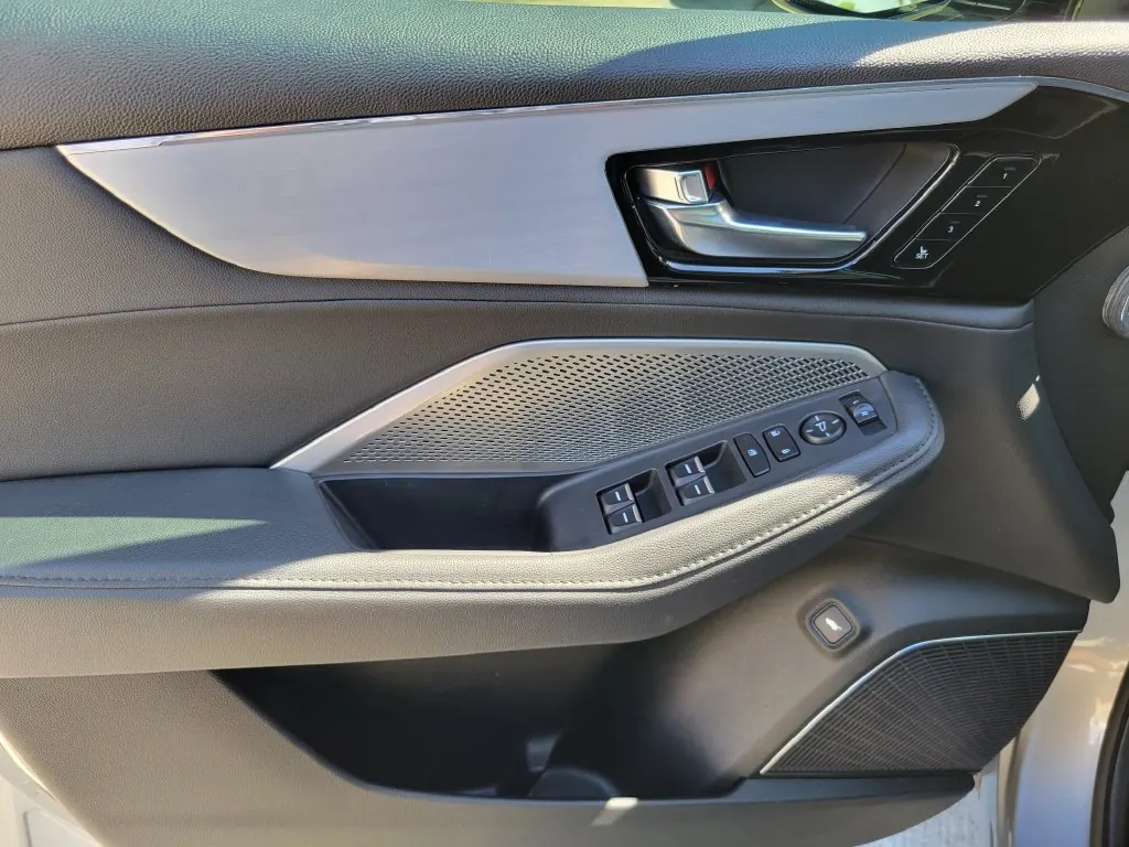 2024 Acura MDX SH-AWD - Photo 16
