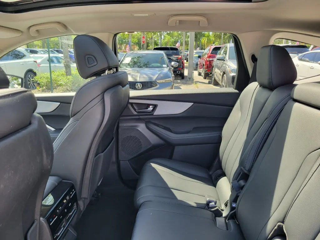 2024 Acura MDX SH-AWD - Photo 10