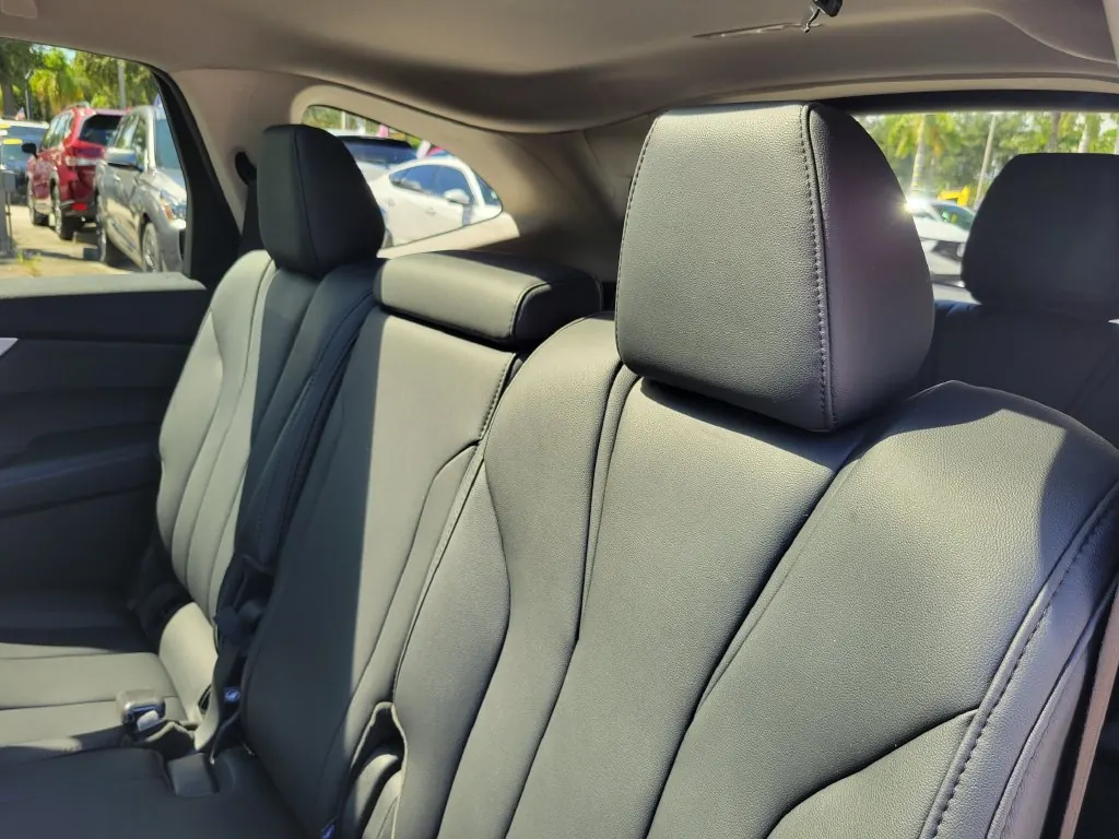 2024 Acura MDX SH-AWD - Photo 11
