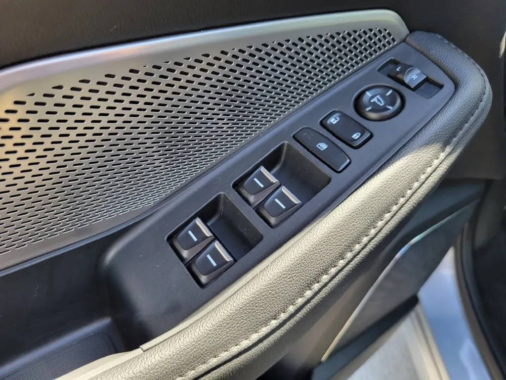 2024 Acura MDX SH-AWD - Photo 17