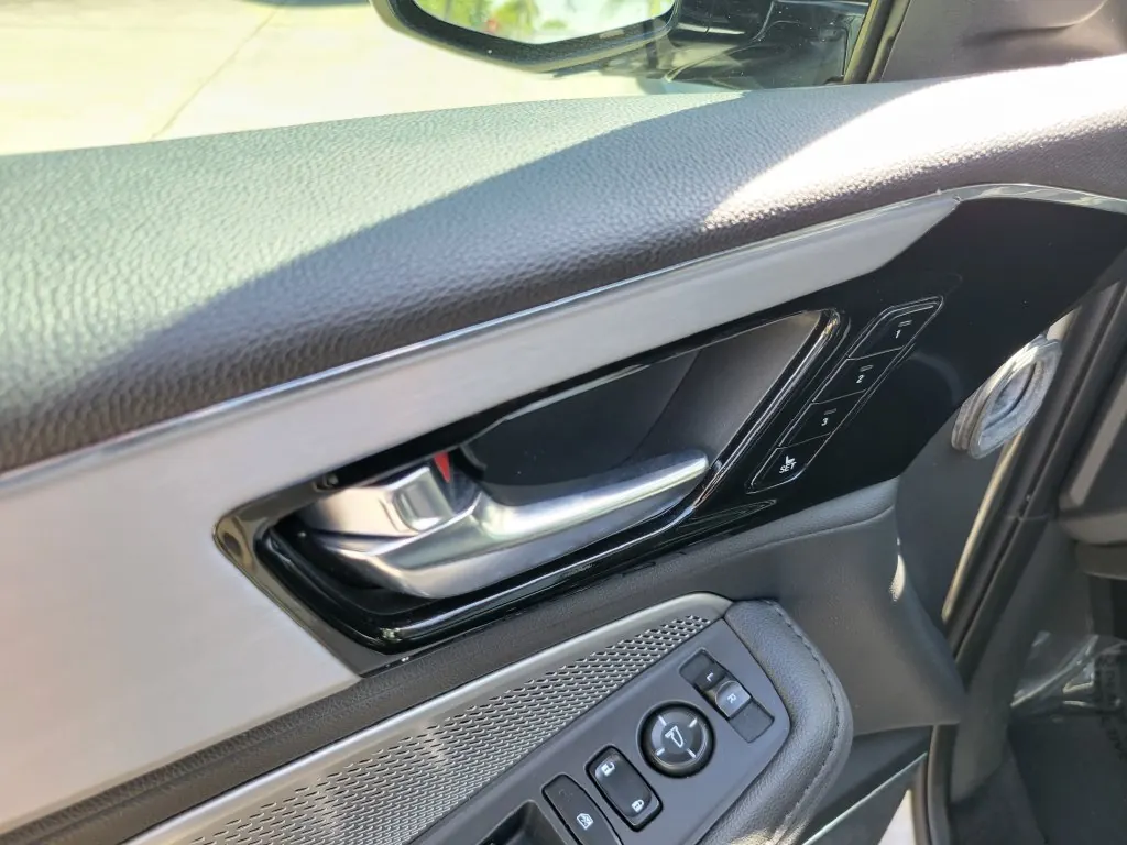2024 Acura MDX SH-AWD - Photo 18