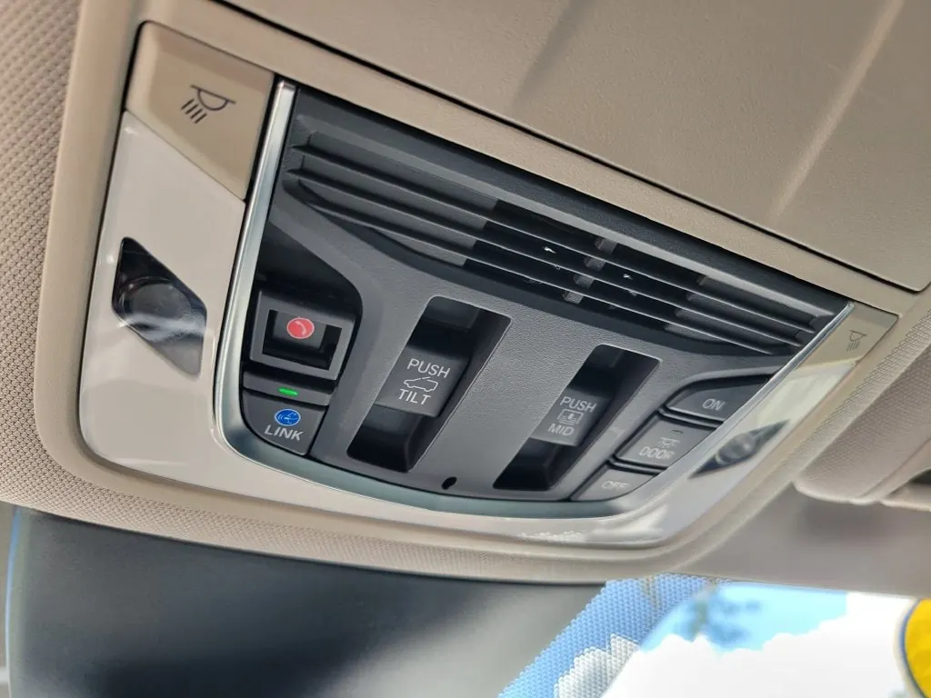 2024 Acura MDX SH-AWD - Photo 29