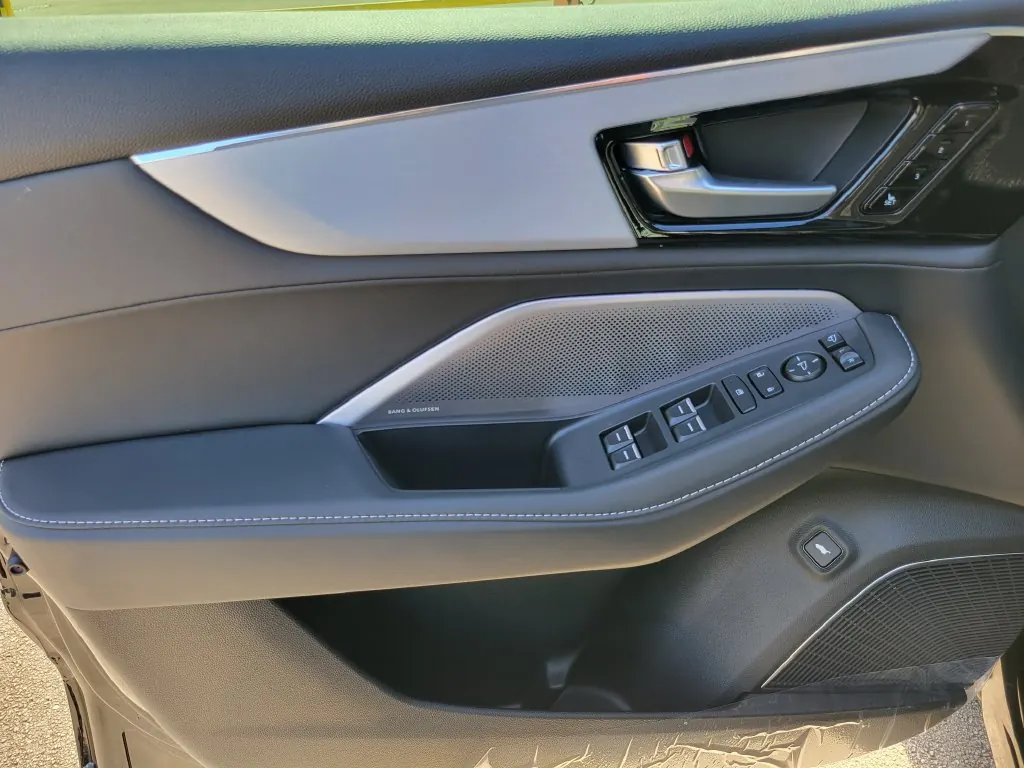 2026 Acura MDX SH-AWD Technology Package - Photo 13