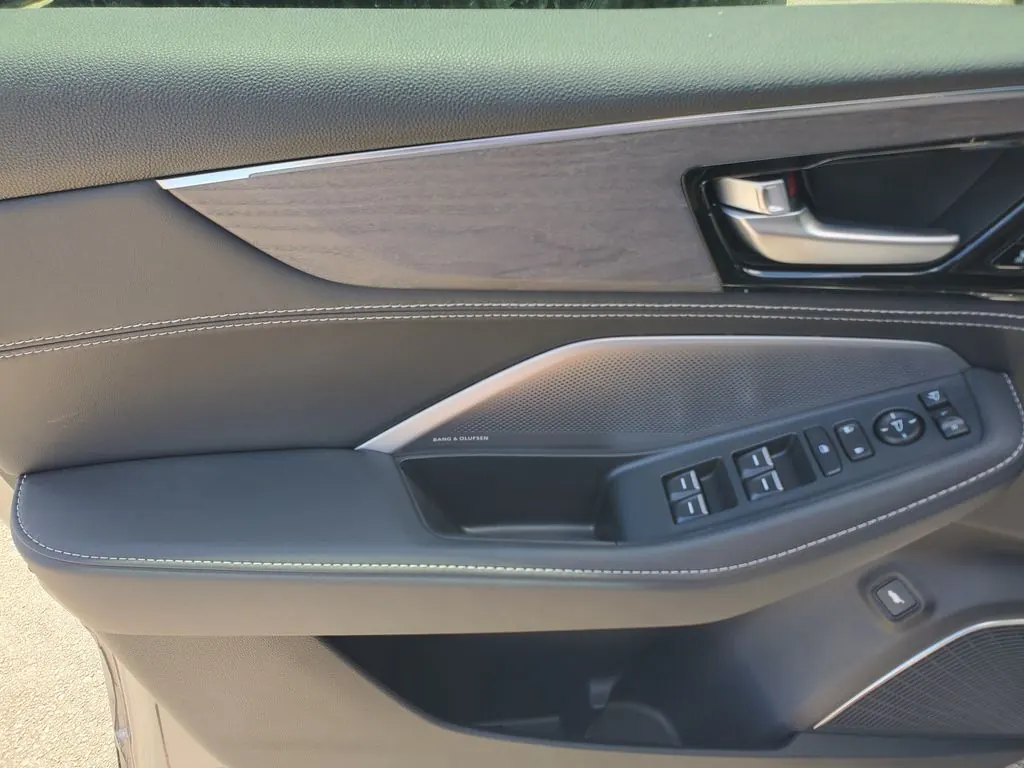 2026 Acura MDX SH-AWD Advance Package - Photo 12
