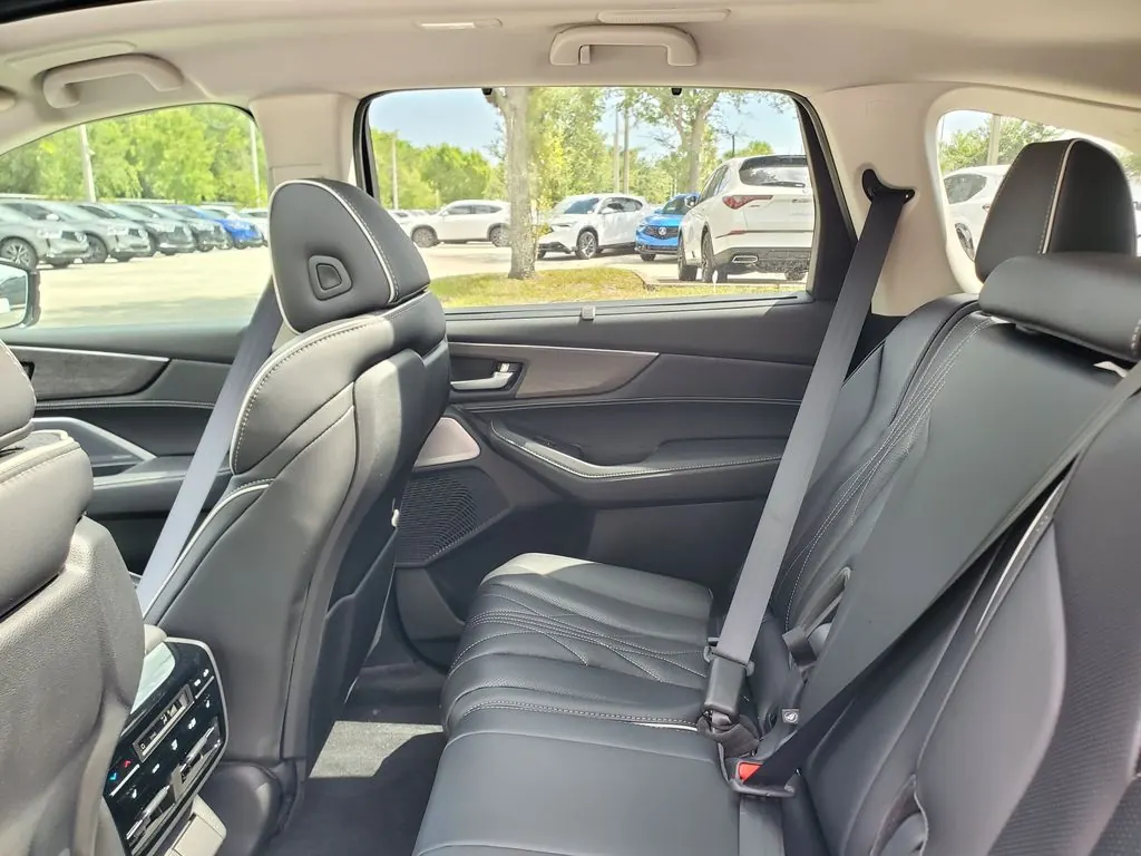 2026 Acura MDX SH-AWD Advance Package - Photo 7