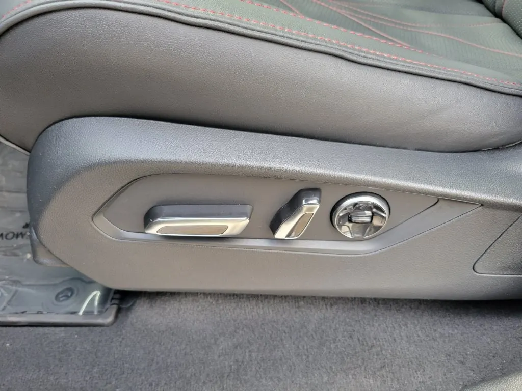 2025 Acura MDX A-Spec SH-AWD Advance Package - Photo 19