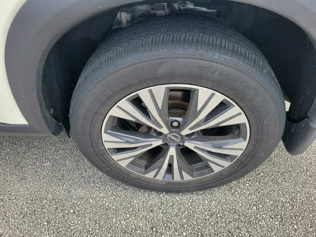 2023 Nissan Rogue SV FWD - Photo 6