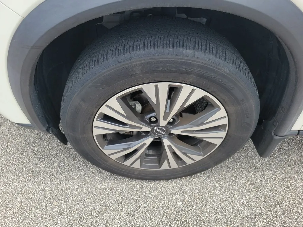 2023 Nissan Rogue SV FWD - Photo 4