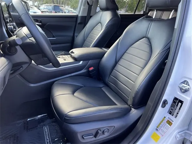 2022 Toyota Highlander XLE 2WD V6 - Photo 11