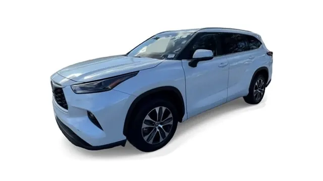 2022 Toyota Highlander XLE 2WD V6 - Photo 4