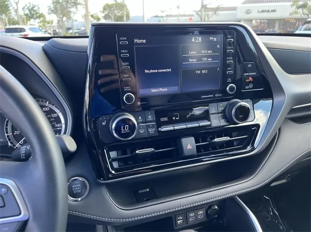 2022 Toyota Highlander XLE 2WD V6 - Photo 15