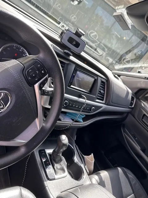 2019 Toyota Highlander LE 2WD - Photo 3