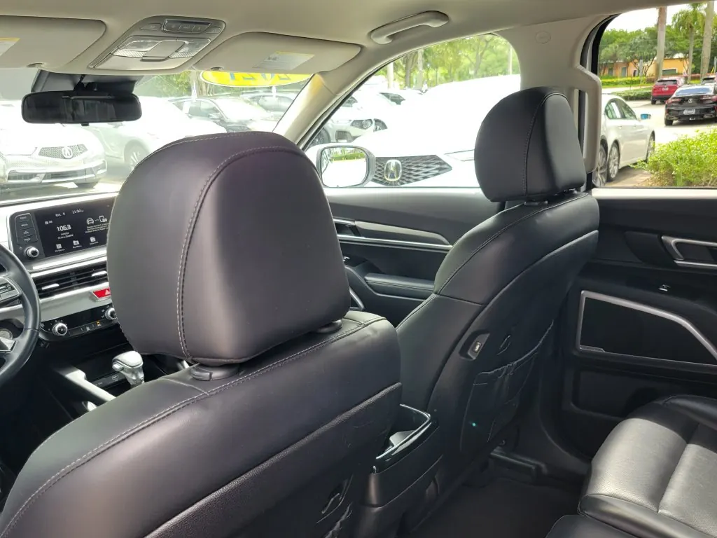 2021 Kia Telluride LX AWD - Photo 10