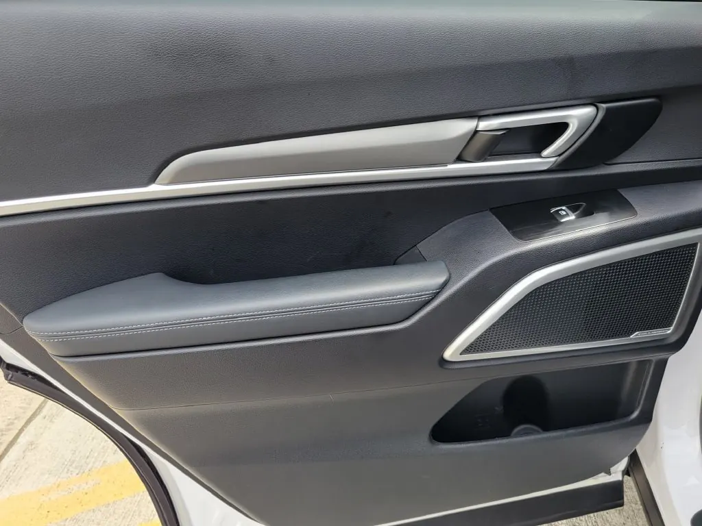 2021 Kia Telluride LX AWD - Photo 14