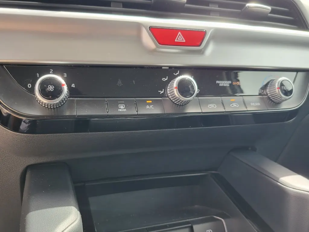 2021 Kia Telluride LX AWD - Photo 29