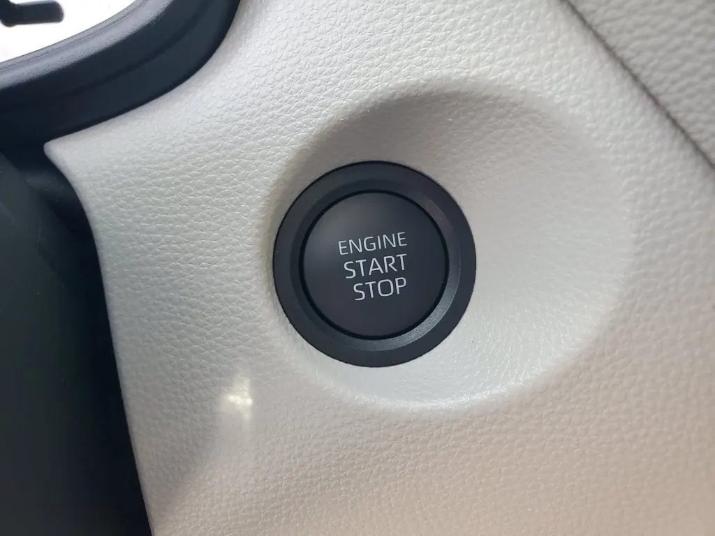 2026 Toyota Corolla Cross LE FWD - Photo 25