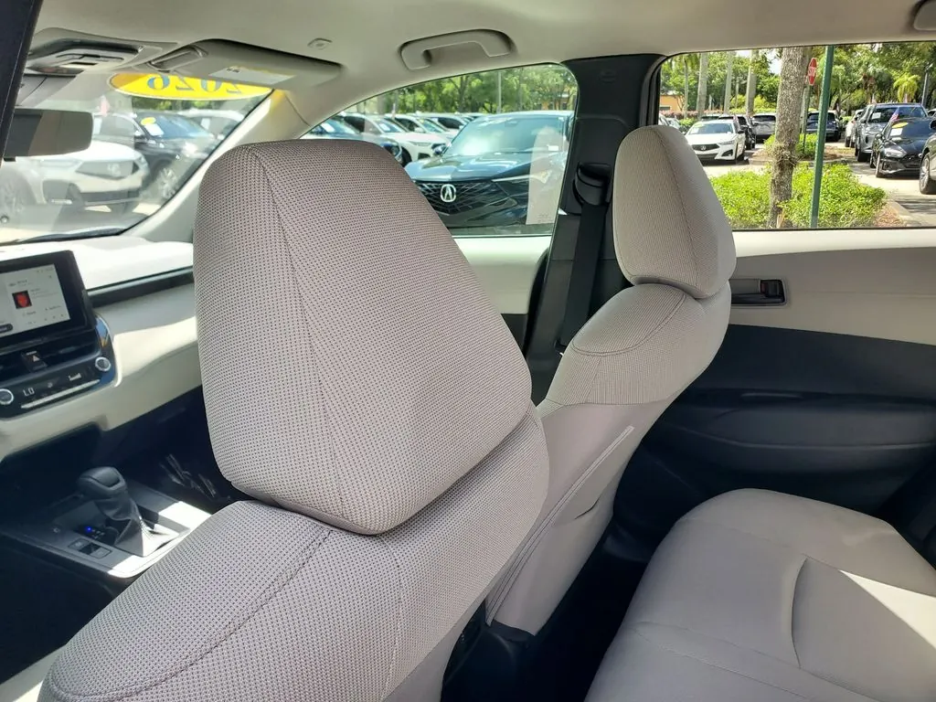 2026 Toyota Corolla Cross LE FWD - Photo 10