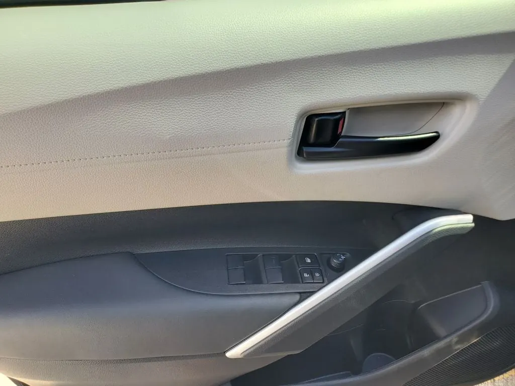 2026 Toyota Corolla Cross LE FWD - Photo 17