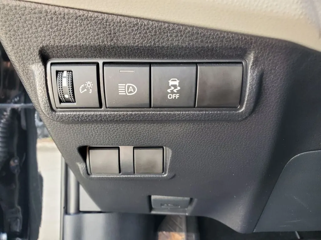 2026 Toyota Corolla Cross LE FWD - Photo 20