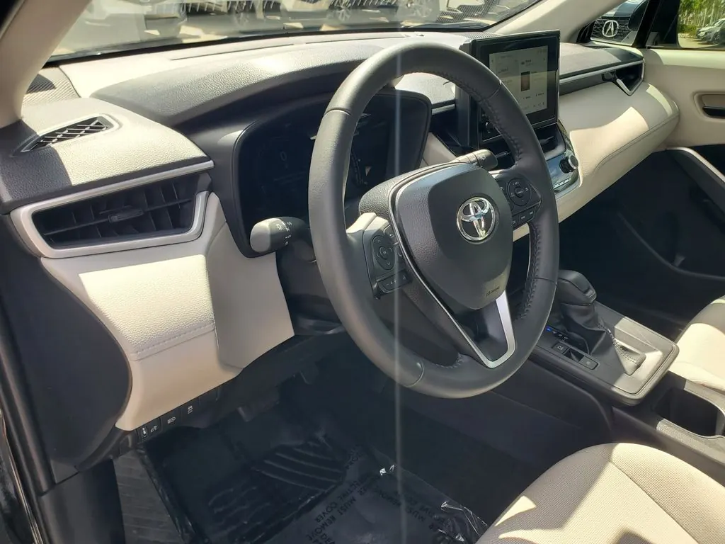 2026 Toyota Corolla Cross LE FWD - Photo 14