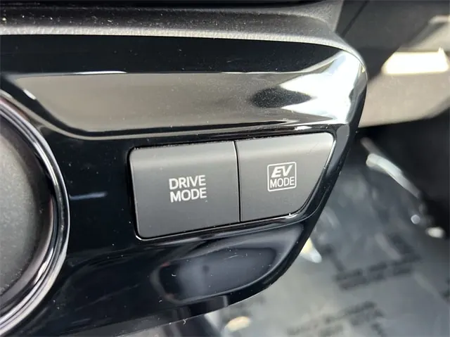 2019 Toyota Prius LE FWD - Photo 20