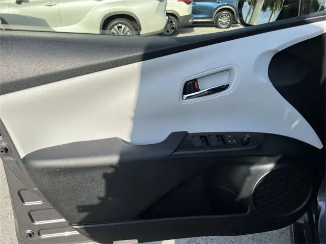 2019 Toyota Prius LE FWD - Photo 13