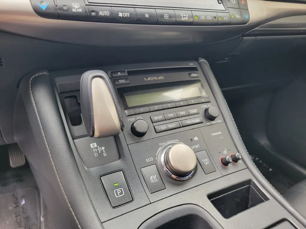 2017 Lexus CT 200h 200h - Photo 28
